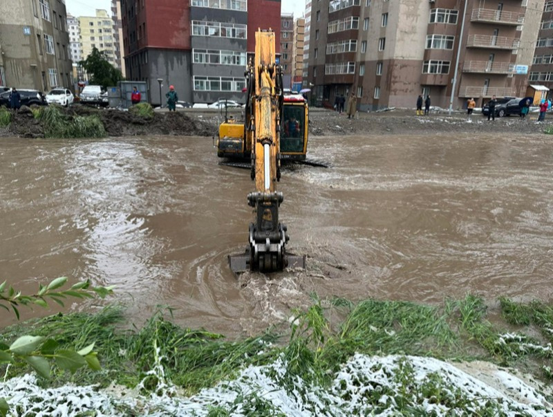 Сэлбэ, Дунд гол дагуух аж ахуйн нэгжүүд голын лаг хагшаасыг цэвэрлэнэ